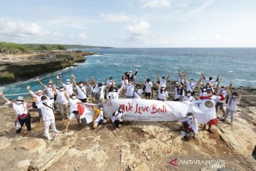 Peserta "We Love Bali" kampanyekan CHSE di Nusa Penida dan Lembongan