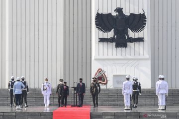 Peringatan Hari Pahlawan di TMPU Kalibata