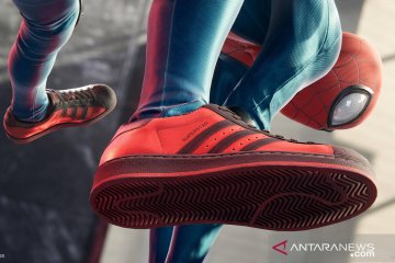 Adidas rilis sneakers Superstar edisi "Spider-Man: Miles Morales"