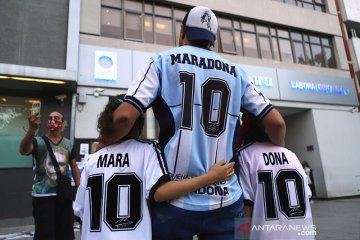 Maradona meninggalkan rumah sakit