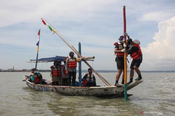 Pemasangan rambu ketinggian air