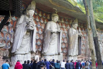 Wisata Pahatan Batu Dazu di Kota Chongqing, China