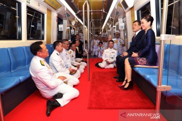 Raja Thailand Maha Vajiralongkorn resmikan stasiun MRT