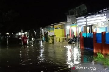 Puluhan keluarga delapan kampung di Cianjur mengungsi akibat banjir