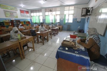Pembelajaran tatap muka di empat SMP di Banjarmasin hanya tiga jam