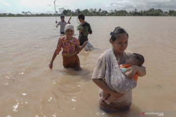 Pengungsi banjir di Banyumas pilih kembali pulang ke rumah