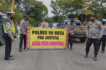 Polisi hentikan resepsi pernikahan anak Kalaksa BPBD Kabupaten 50 Kota
