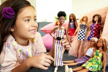 Bermain boneka dapat kembangkan empati dan keterampilan sosial