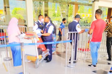 Pemeriksaan kelengkapan COVID-19 bandara Sentani