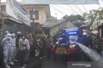 Kemarin, 80 positif corona di Petamburan hingga UMK Karawang tertinggi