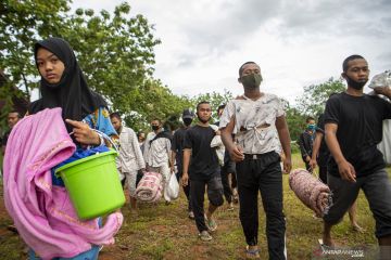 Evakuasi Warga Di Area Pertempuran