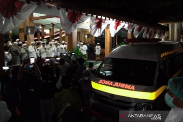 Jenazah Bupati Situbondo dimakamkan sesuai protokol COVID-19