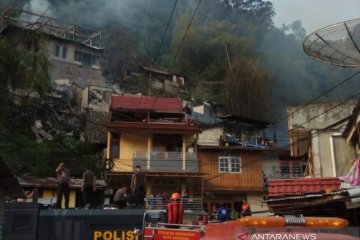Wilayah APO Jayapura terbakar, PLN lakukan pemadaman darurat