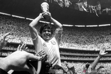 Mengenang legenda sepakbola Diego Maradona