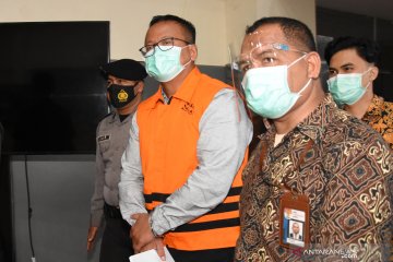 Kemarin, Edhy Prabowo tersangka suap hingga instruksi penegakan prokes