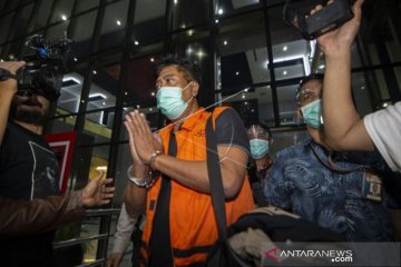 Tersangka Korupsi Ekspor Benih Lobster Usai Diperiksa KPK