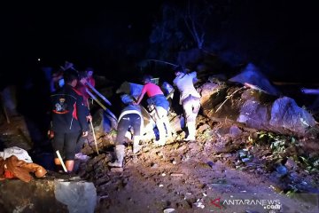 Jalur selatan Cianjur-Bandung kembali terputus akibat longsor