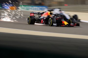 Tercepat di FP3, Verstappen buktikan kekhawatiran Mercedes di Bahrain