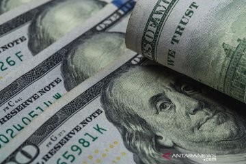 Dolar merosot ke dekat terendah 4 bulan, mata uang berisiko menguat