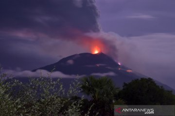 Erupsi Gunung Api Ili Lewotolok di Lembata