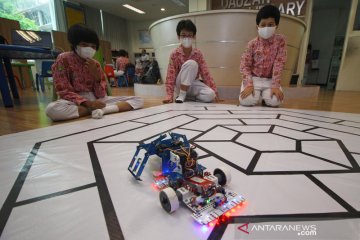 Murid SD di Surabaya juara lomba robot internasional