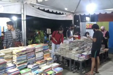 Bazar buku di tengah pandemi COVID-19 tetap disambut antusias