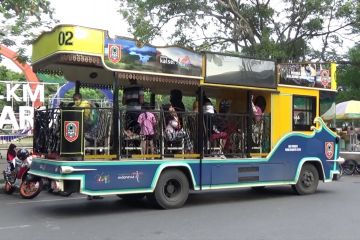 Bus Bajajalanan, ajak wisatawan berkeliling Banjarmasin