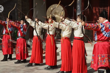Kompetisi panahan suguhkan budaya tradisional China