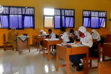 Sekolah tatap muka di Jateng dibagi dua sesi