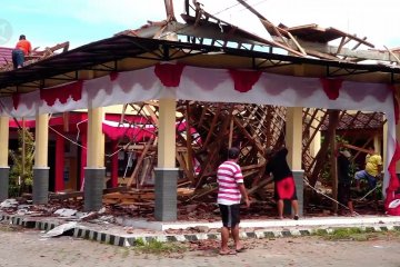 Kantor kelurahan di Jember ambruk