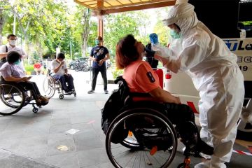 Antisipasi penularan COVID-19, puluhan atlet NPC Indonesia jalani tes usap