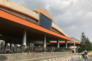 Aktivitas Semeru meningkat, Bandara Abdul Rachman Saleh tetap normal