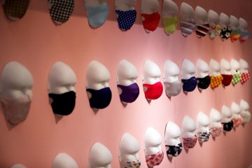 Tokyo punya toko "pop-up" isi masker lucu aneka rupa