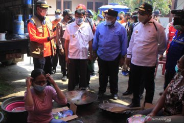 Kepala BNPB tinjau pengungsi  erupsi Gunung Ili Lewotolok