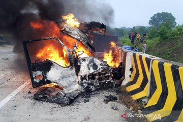 3 orang meninggal dunia akibat kecelakaan di Tol Madiun-Nganjuk