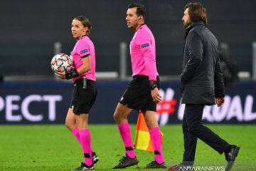 Stephanie Frappart akan jadi wasit perempuan pertama di Euro 2020