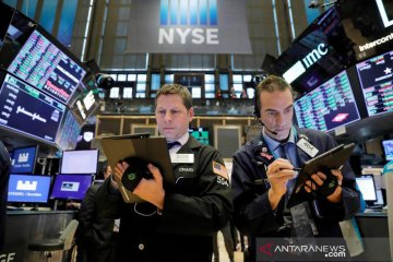Wall Street berakhir jatuh di tengah aksi jual saham-saham teknologi