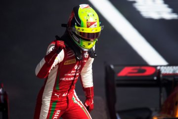 Mick Schumacher selangkah lagi rebut titel F2 di Bahrain