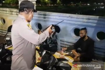 Kemarin, Perkembangan COVID-19 di Jakarta hingga penertiban kerumunan