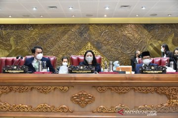 Puan: Pemerintah tingkatkan intensitas sosialisasi vaksin COVID-19