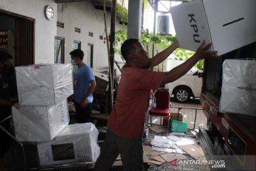 KPU Surakarta mulai distribusikan logistik Pilkada 2020