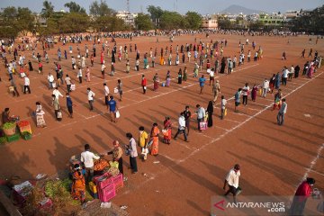 Kasus COVID-19 India turun, seruan untuk penguncian nasional meningkat