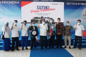 Suzuki Indonesia serahkan lima unit mobil untuk keperluan belajar