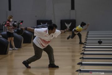 Atlet Pelatnas Bowling Sea Games Berlatih di JSC Bowling Center