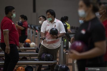 Atlet Pelatnas Bowling Sea Games Berlatih di JSC Bowling Center