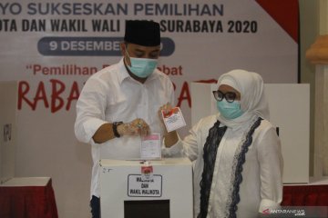 Calon Wali Kota Surabaya Eri Cahyadi gunakan hak pilihnya