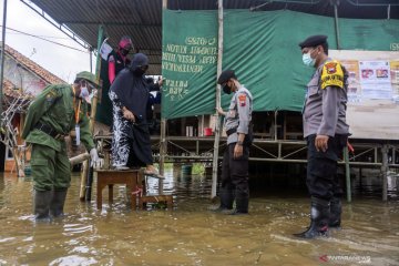 TPS terendam banjir di Pekalongan