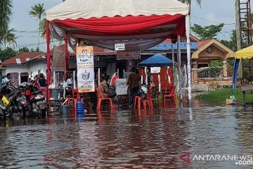 Pilkada Tanjungbalai, TPS-6 Kelurahan Gading terendam banjir kiriman