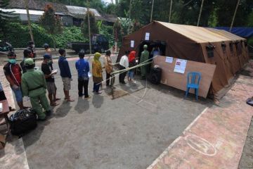 TPS di tempat pengungsian sementara Gunung Merapi