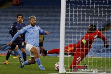 Meski tampil brilian, Aguero tidak akan jadi starter melawan MU